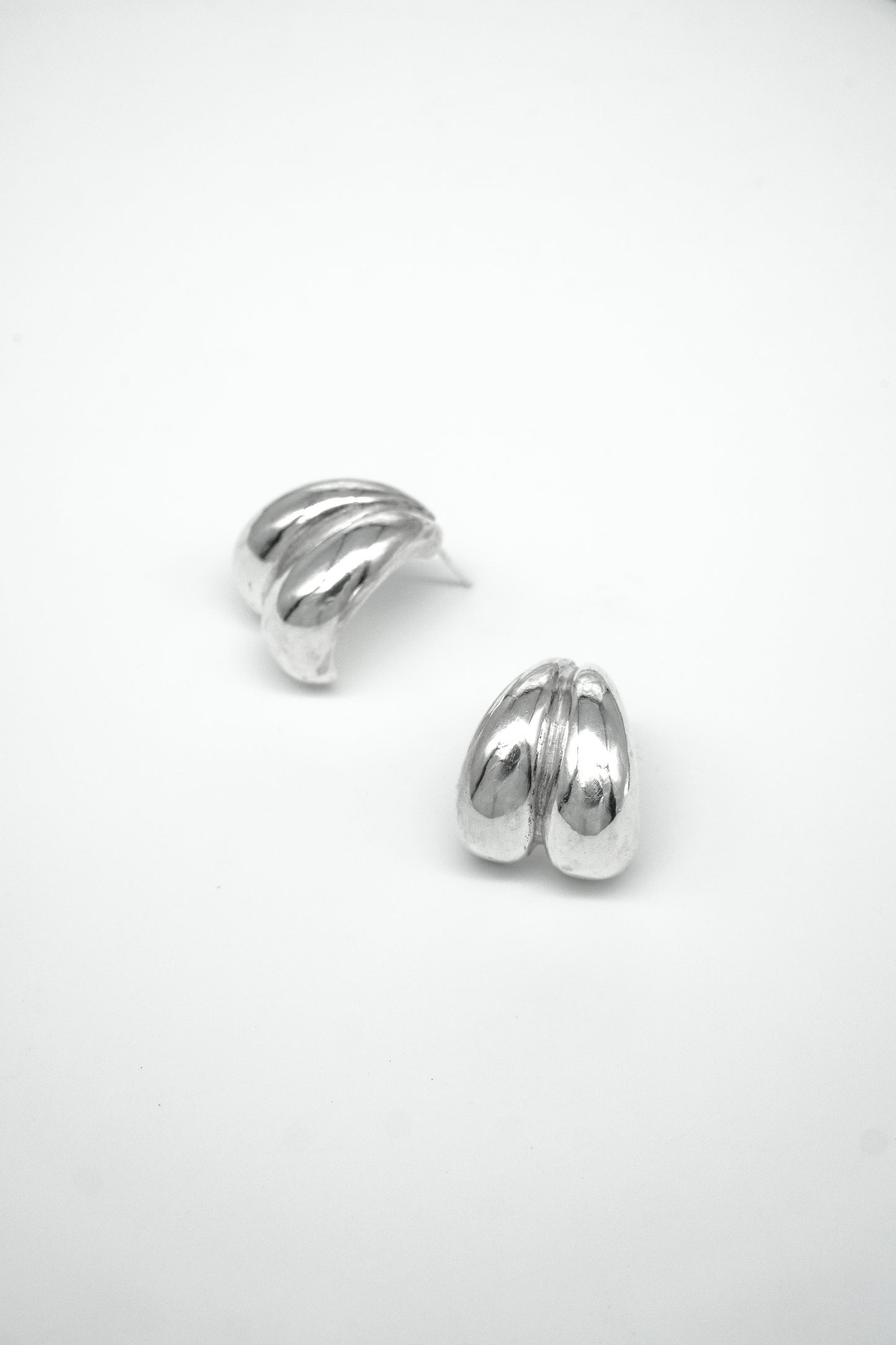 FALLING HEARTS HOOPS in 925 Silver
