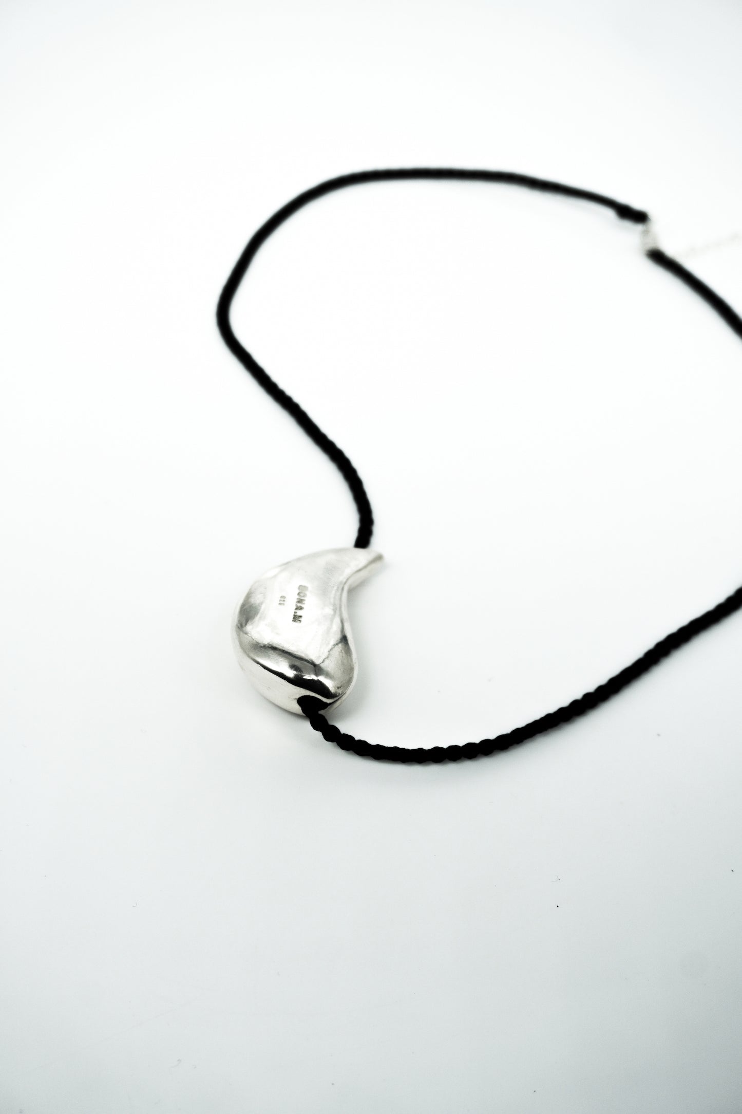 DROPLET SILK CORD NECKLACE