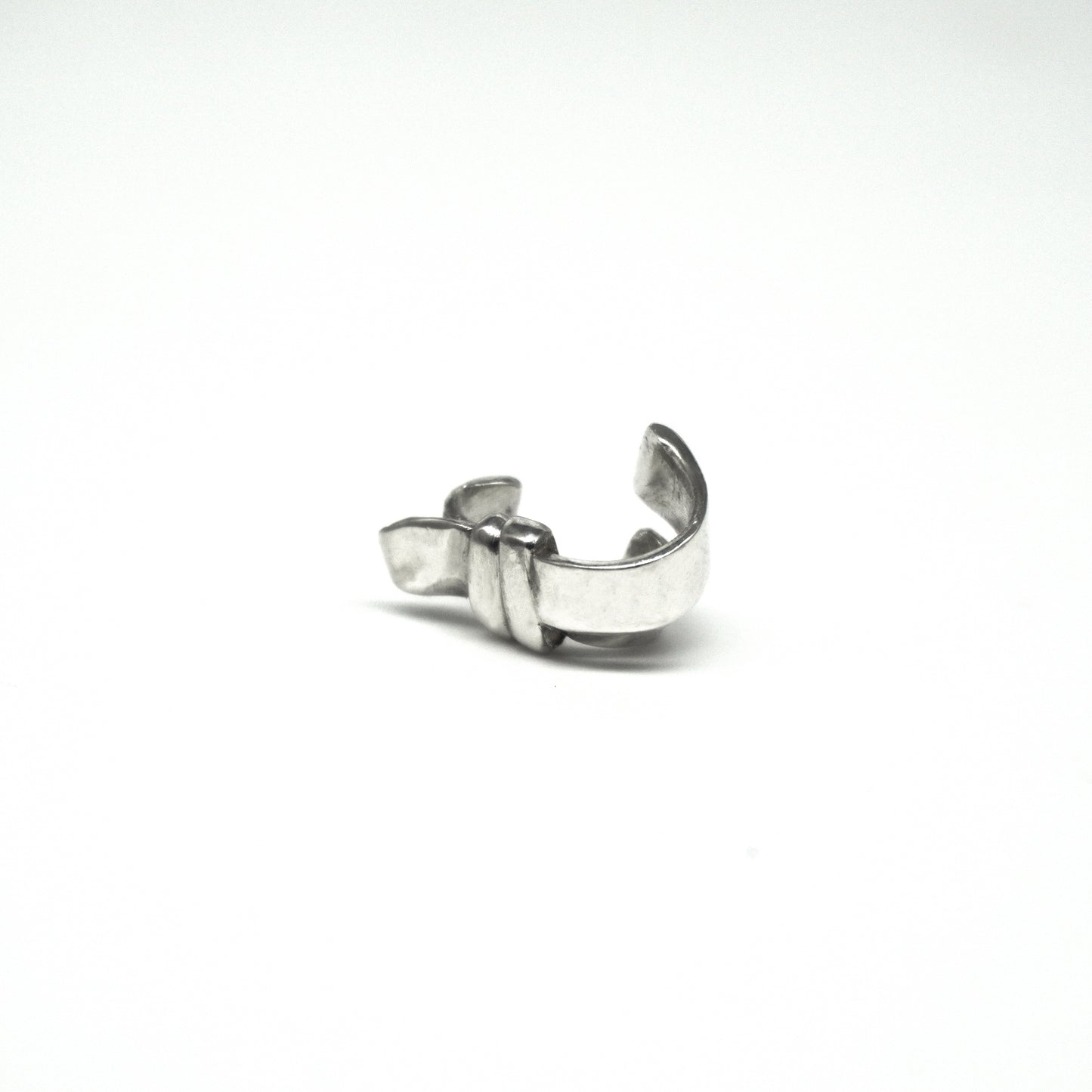RIBBON EAR CUFF in Silver