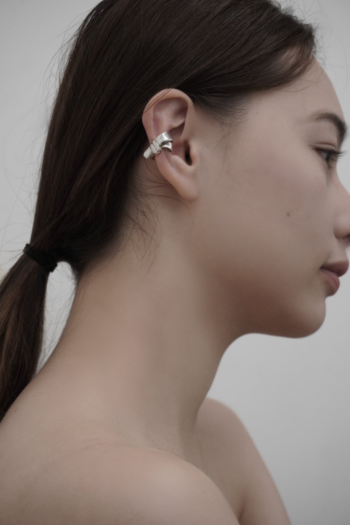 RIBBON EAR CUFF in Silver