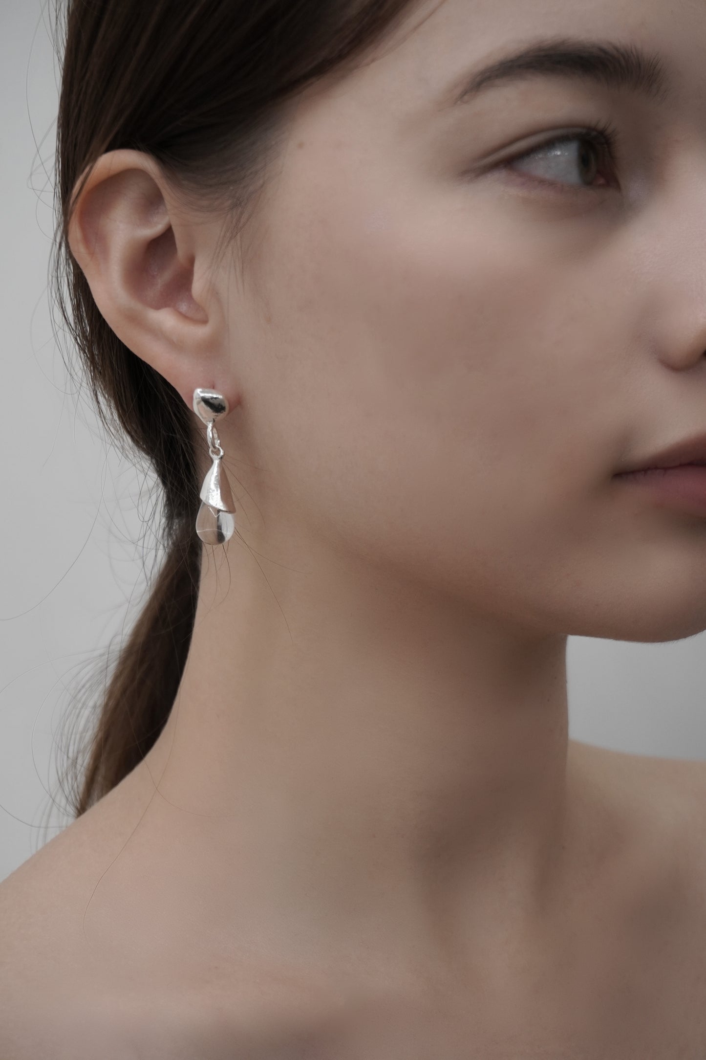 DRIPPING DROP CLEAR QUARTZ EARRINGS