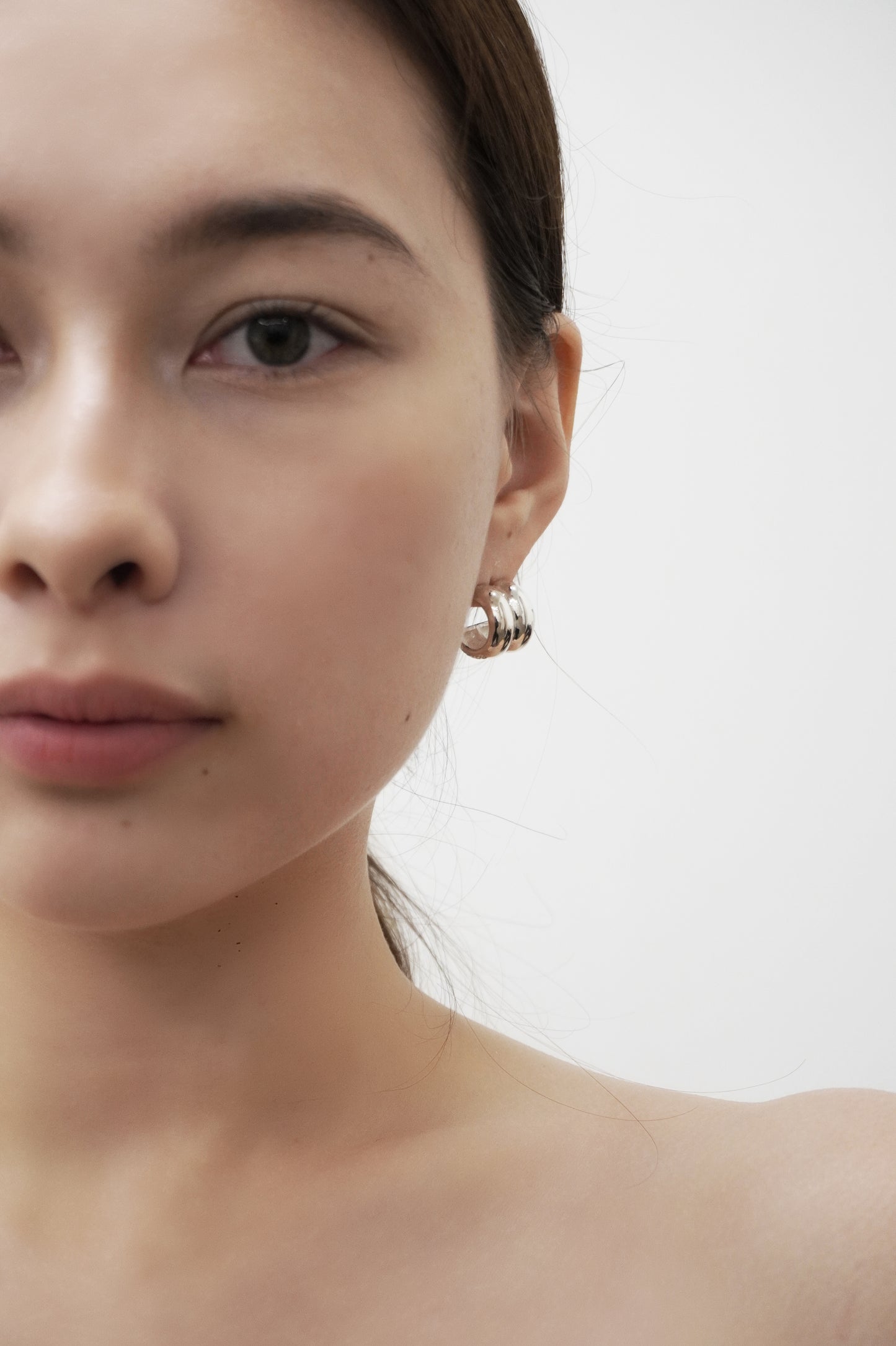 CLASSIC DOUBLE HOOP EARRINGS in Silver