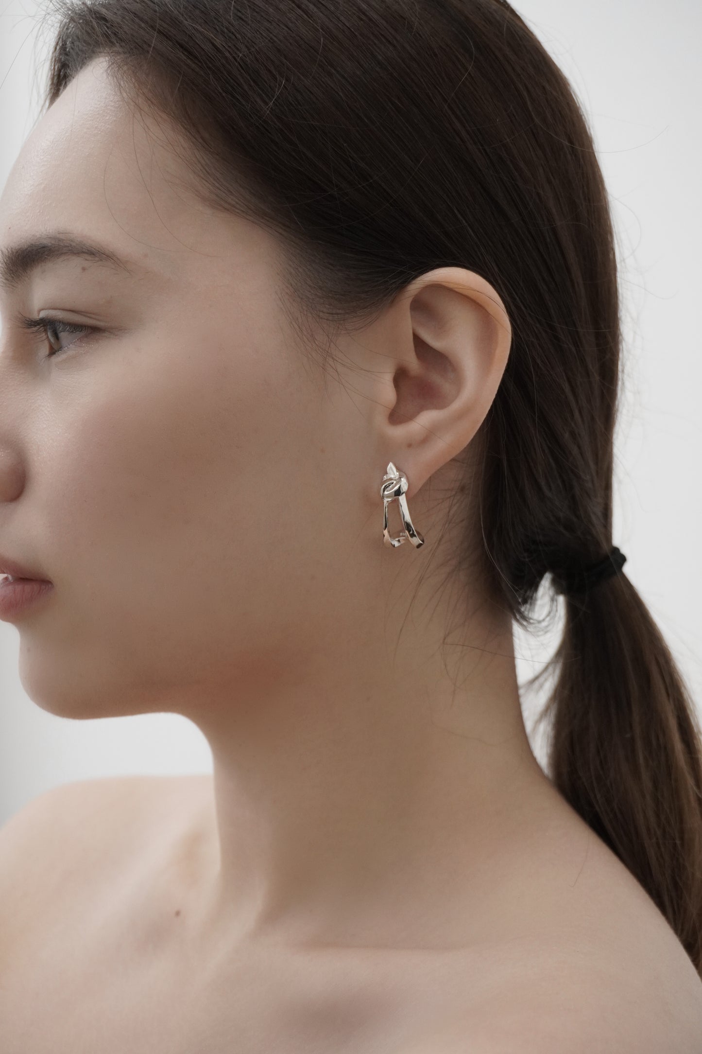 KNOTTED EARRINGS in Silver