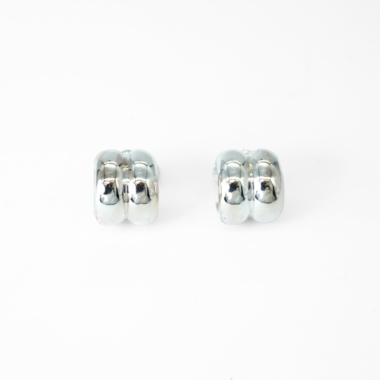 CLASSIC DOUBLE HOOP EARRINGS in Silver