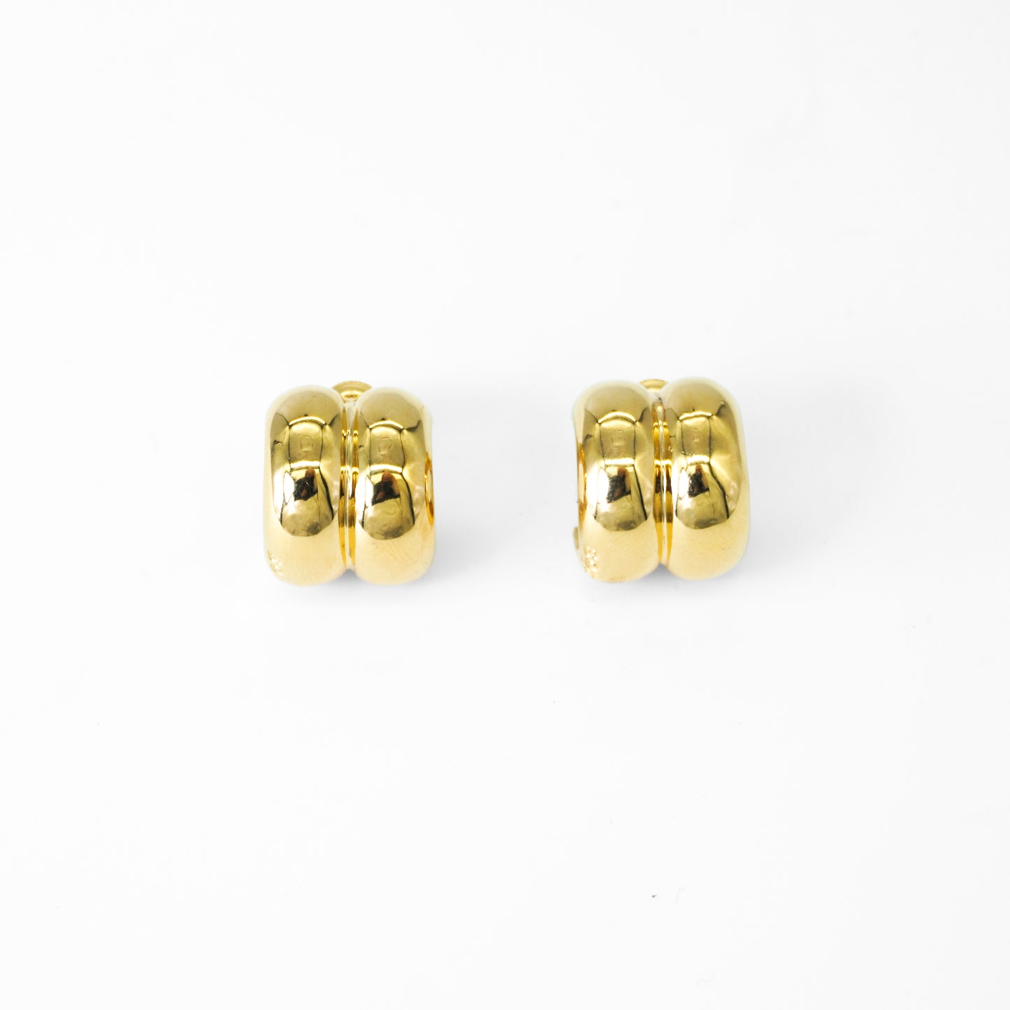 CLASSIC DOUBLE HOOP EARRINGS in Gold