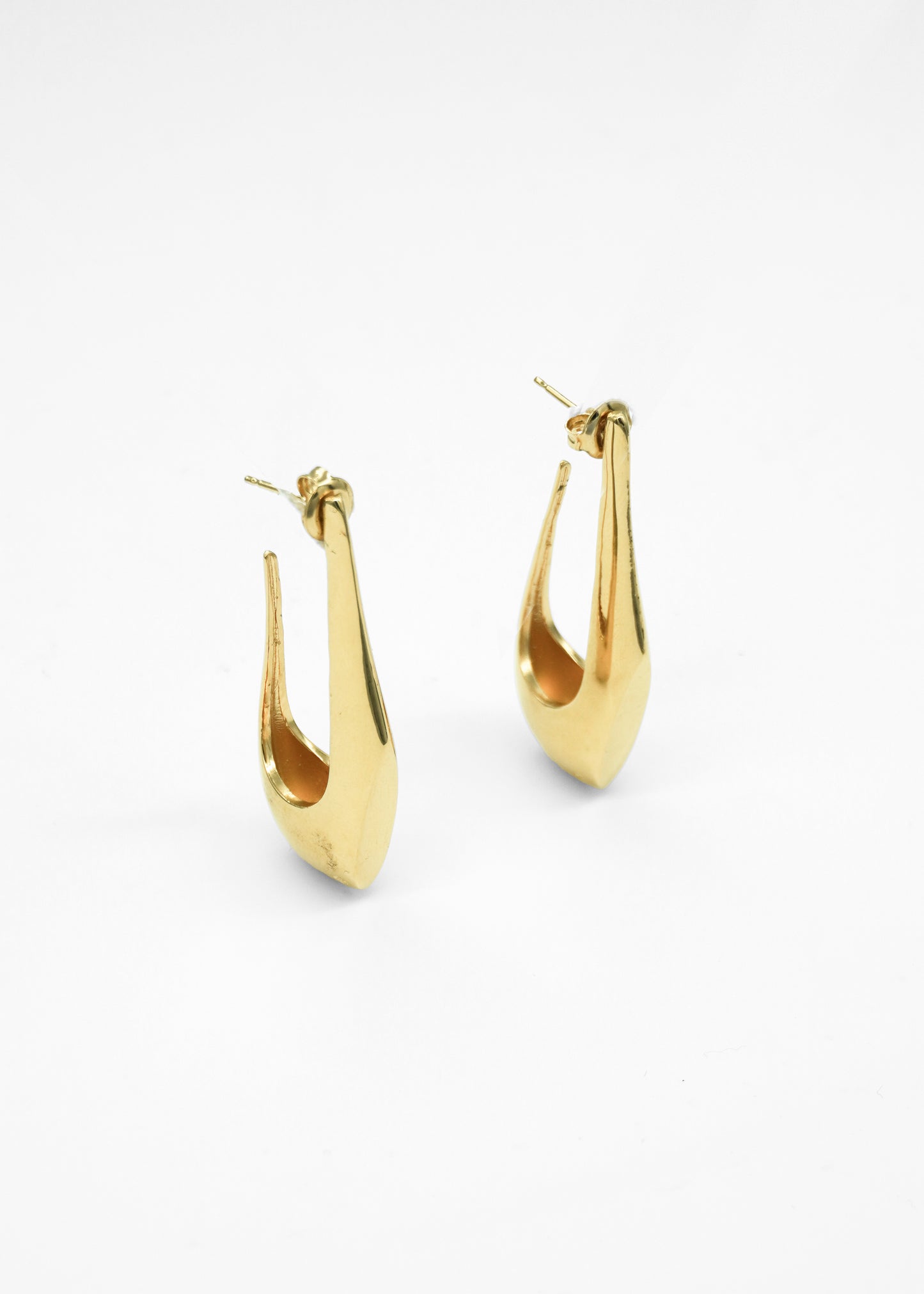 ELONGATED HOOP EARRINGS in Gold