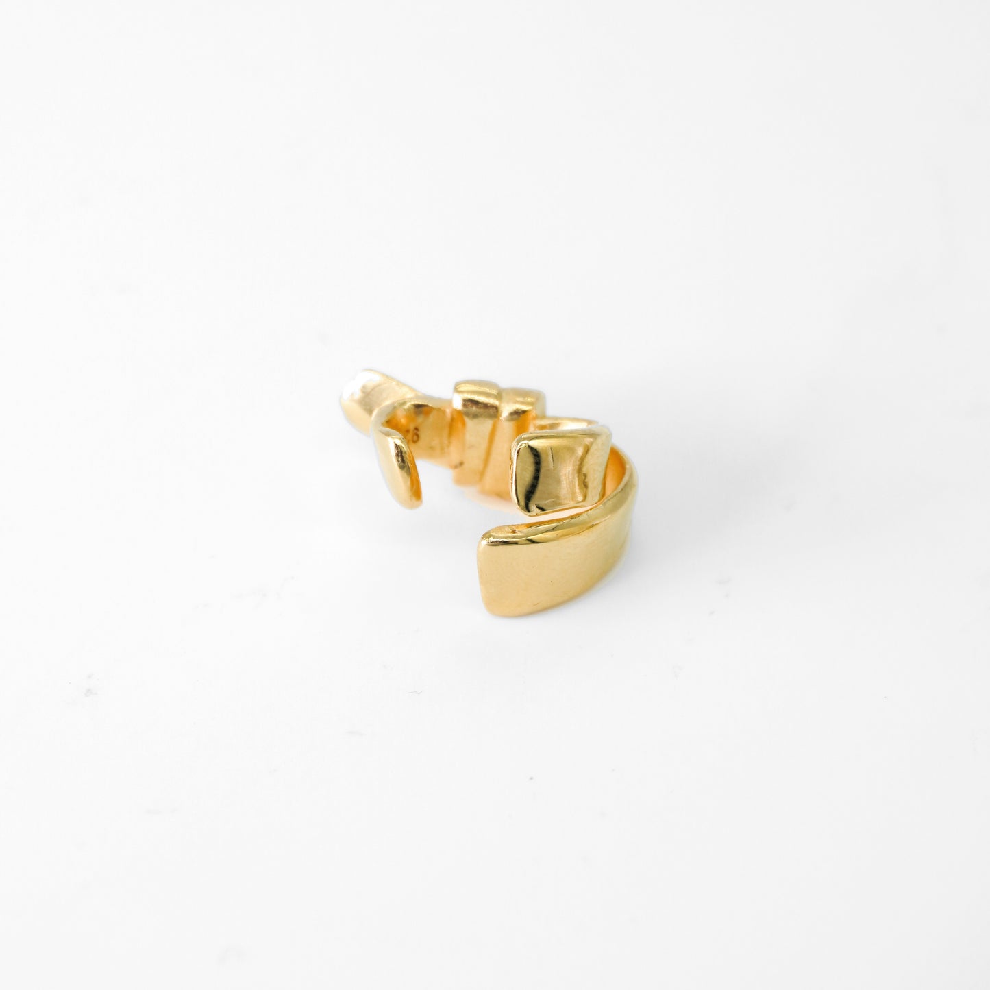RIBBON EAR CUFF in Gold