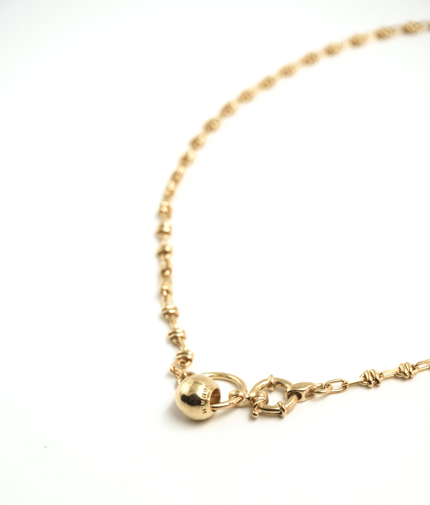 RIBBON CHAIN CHOKER in Gold