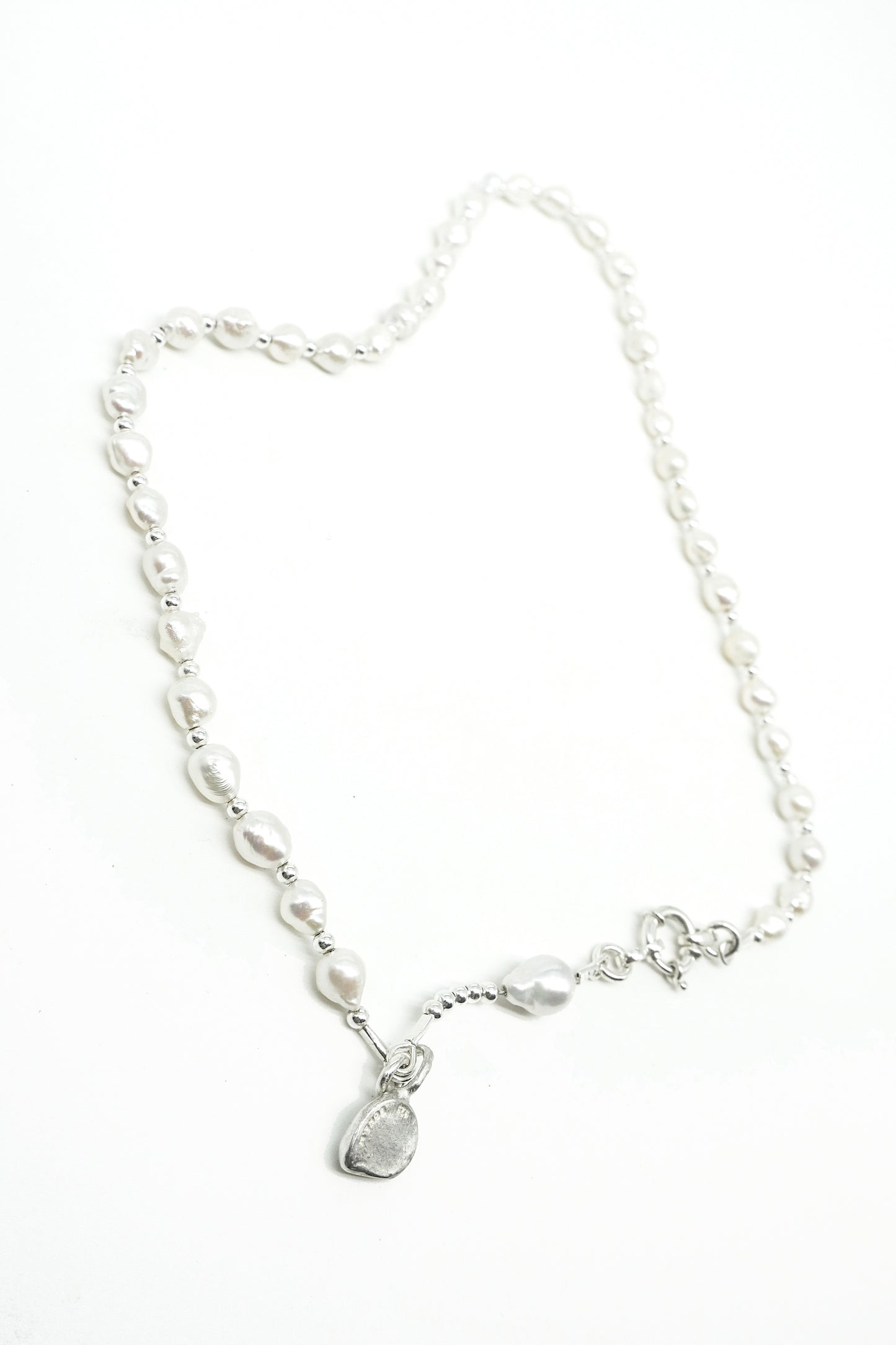 CLASSIC 2.0 LITTLE BAROQUE PEARL NECKLACE