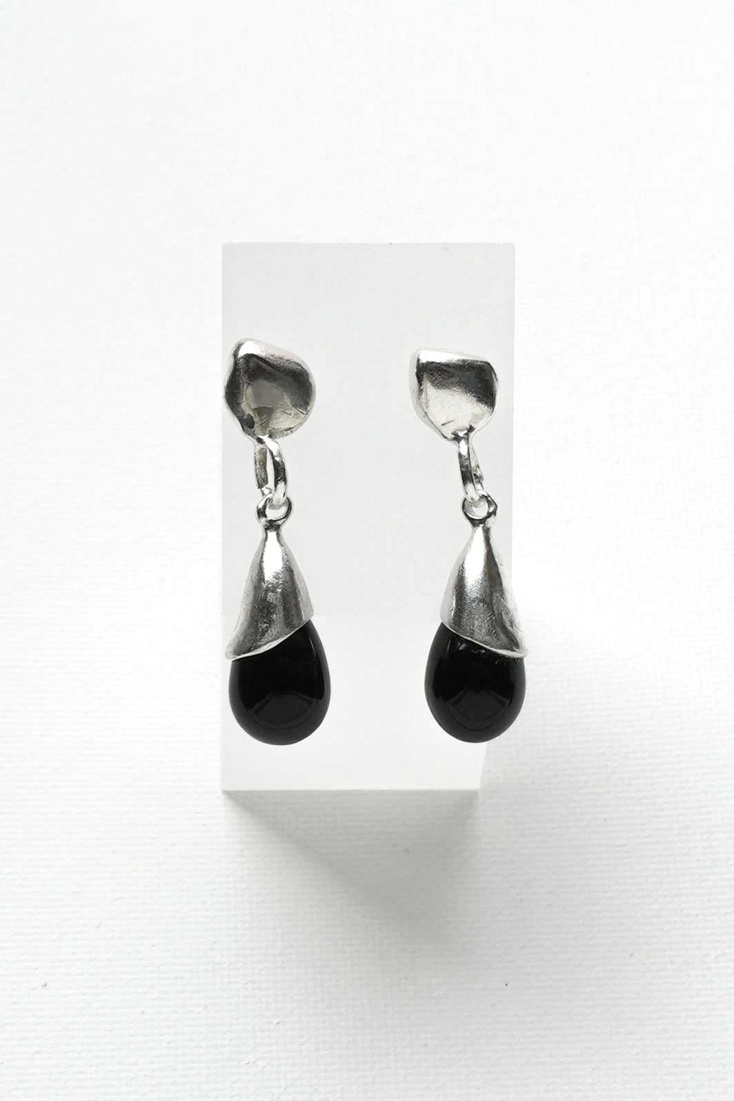 DRIPPING DROP ONYX EARRINGS