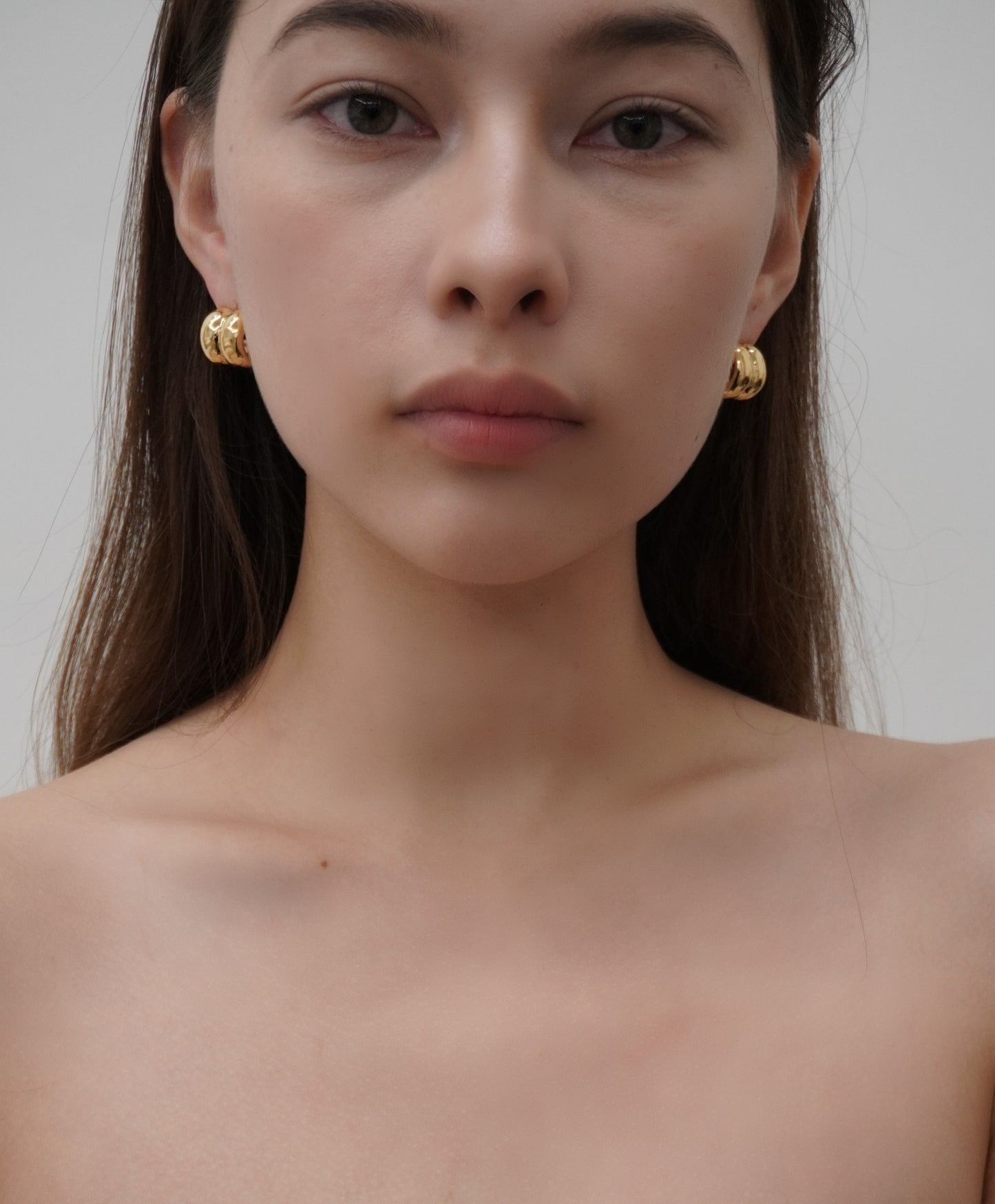 CLASSIC DOUBLE HOOP EARRINGS in Gold